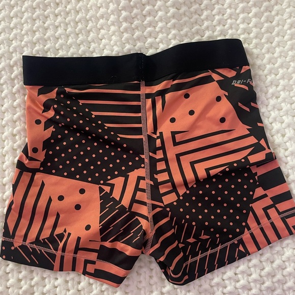 pink Nike pros shorts - Picture 2 of 3